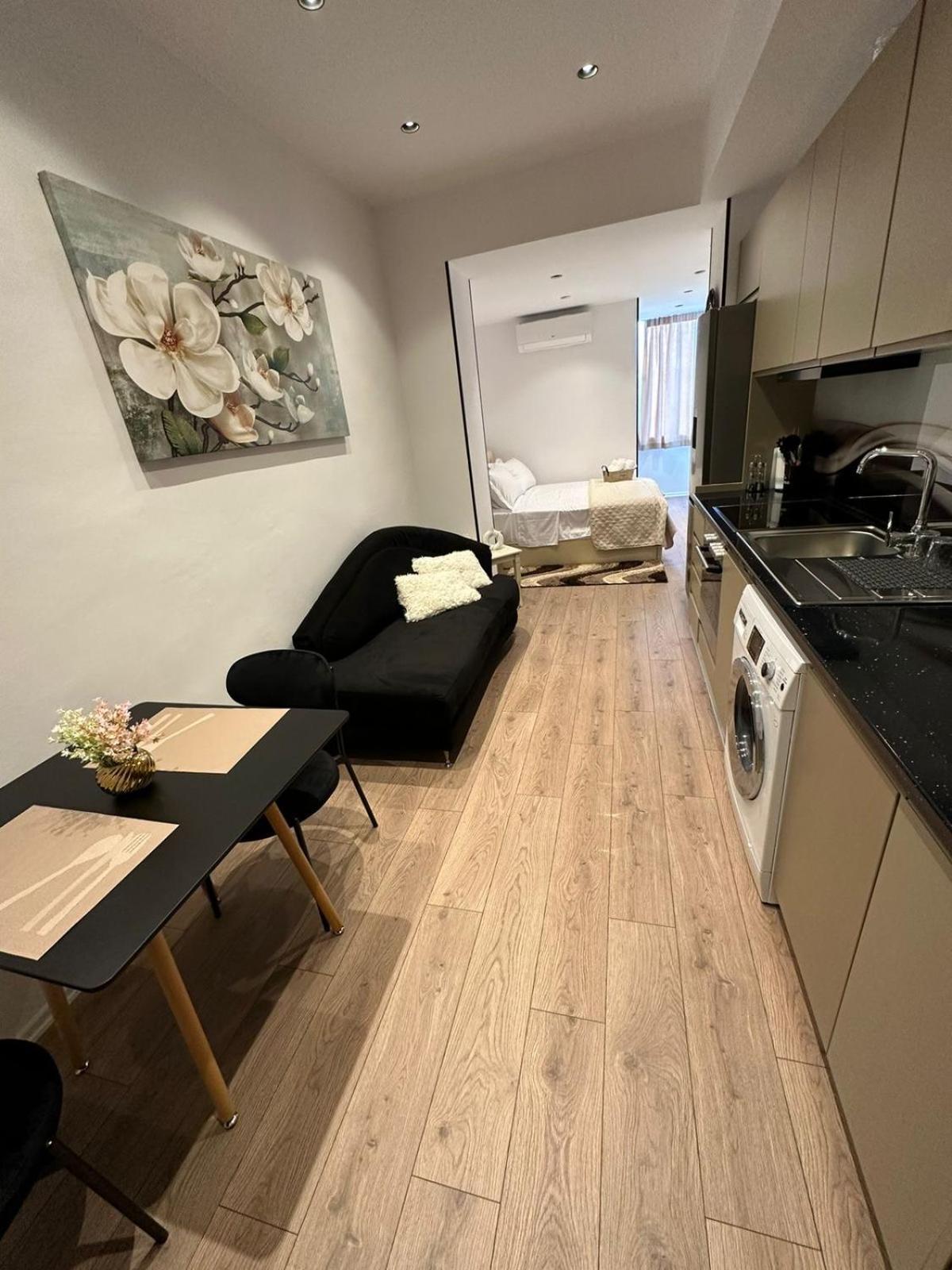 Heart Of Tirana Apartment ภายนอก รูปภาพ