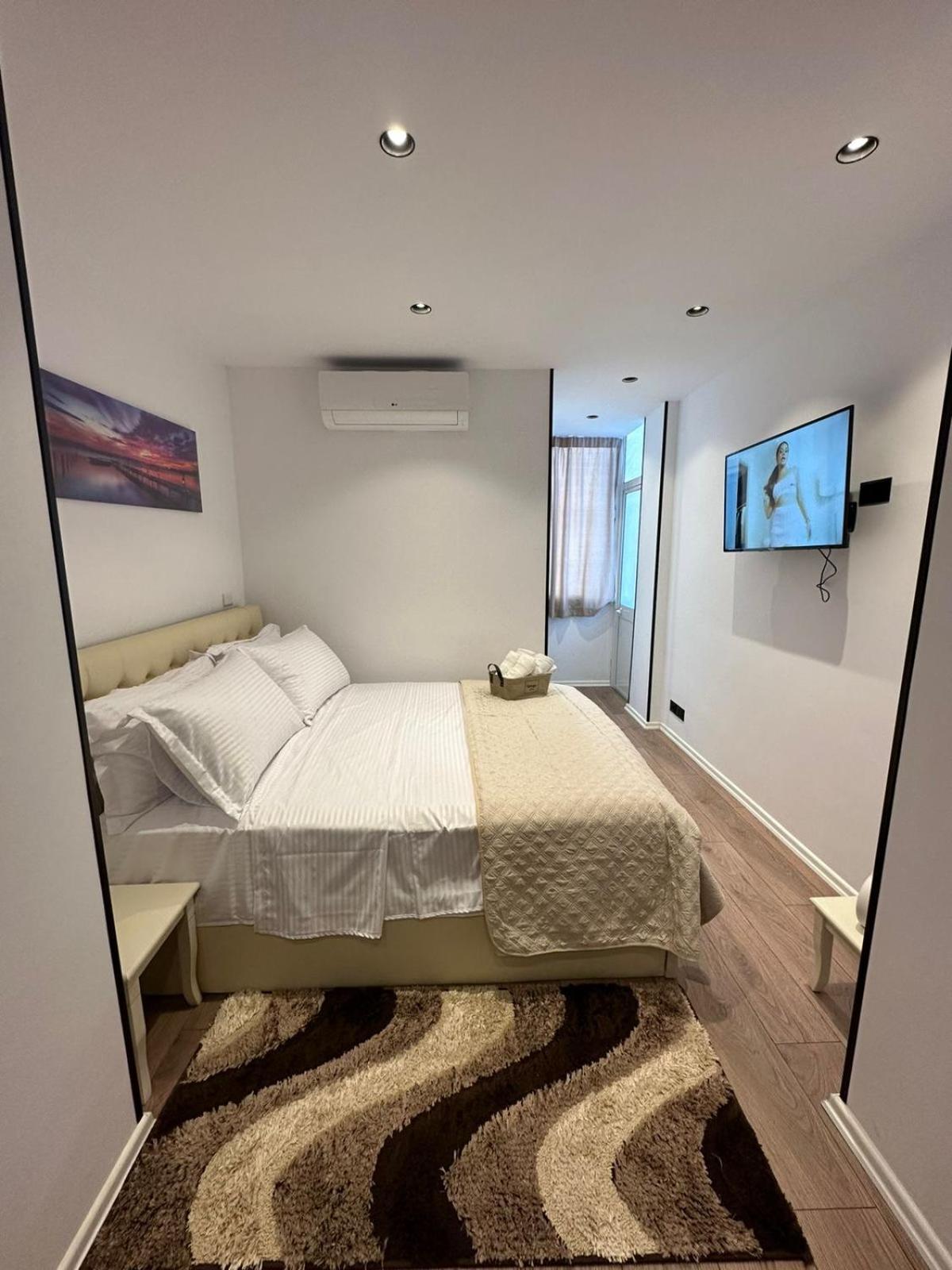 Heart Of Tirana Apartment ภายนอก รูปภาพ